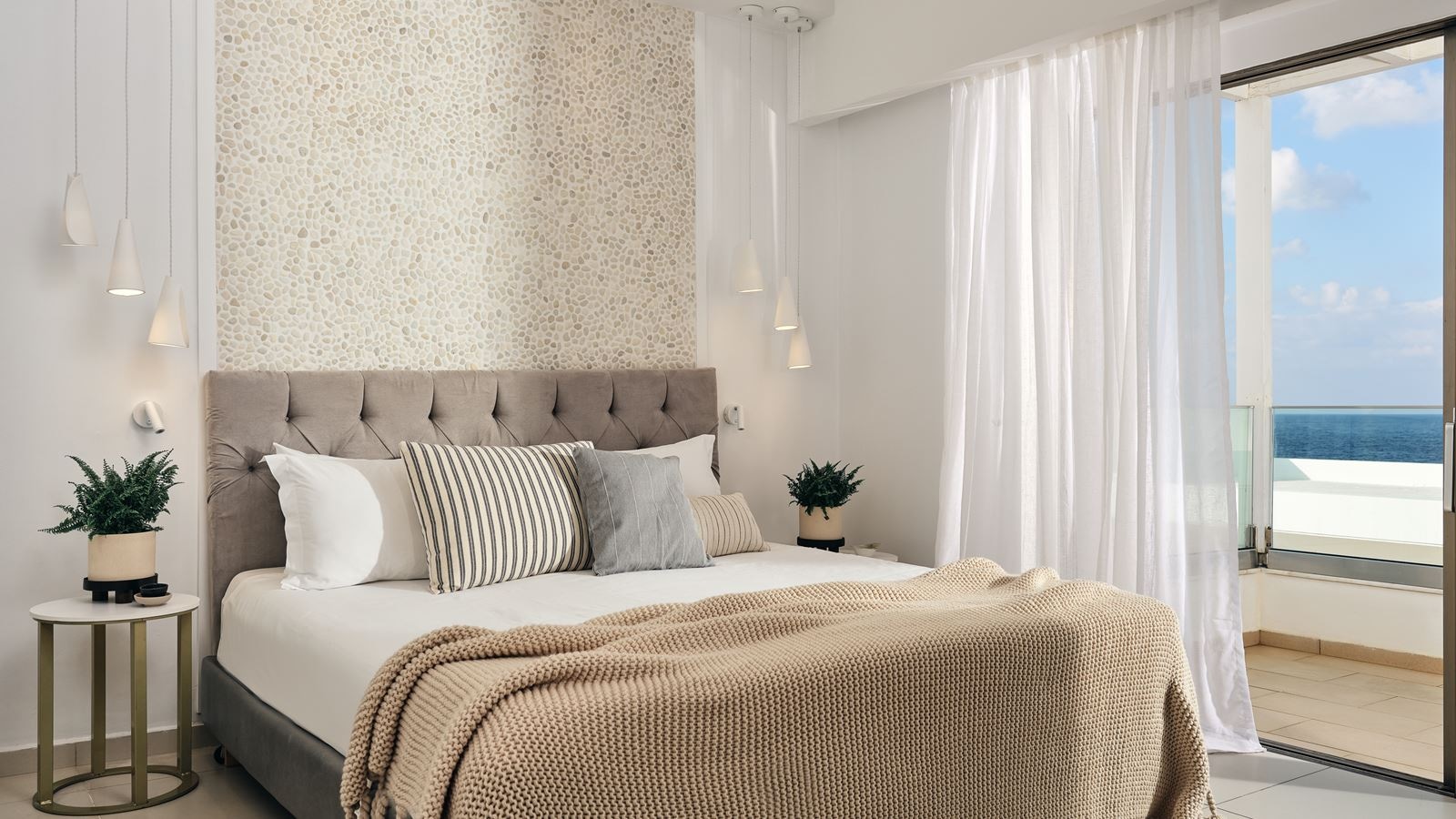 rooms-superior-double-sea-view-for-single-use