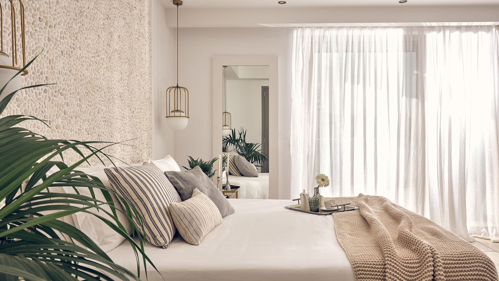 rooms-superior-double-sharing-pool-garden-view-single-use