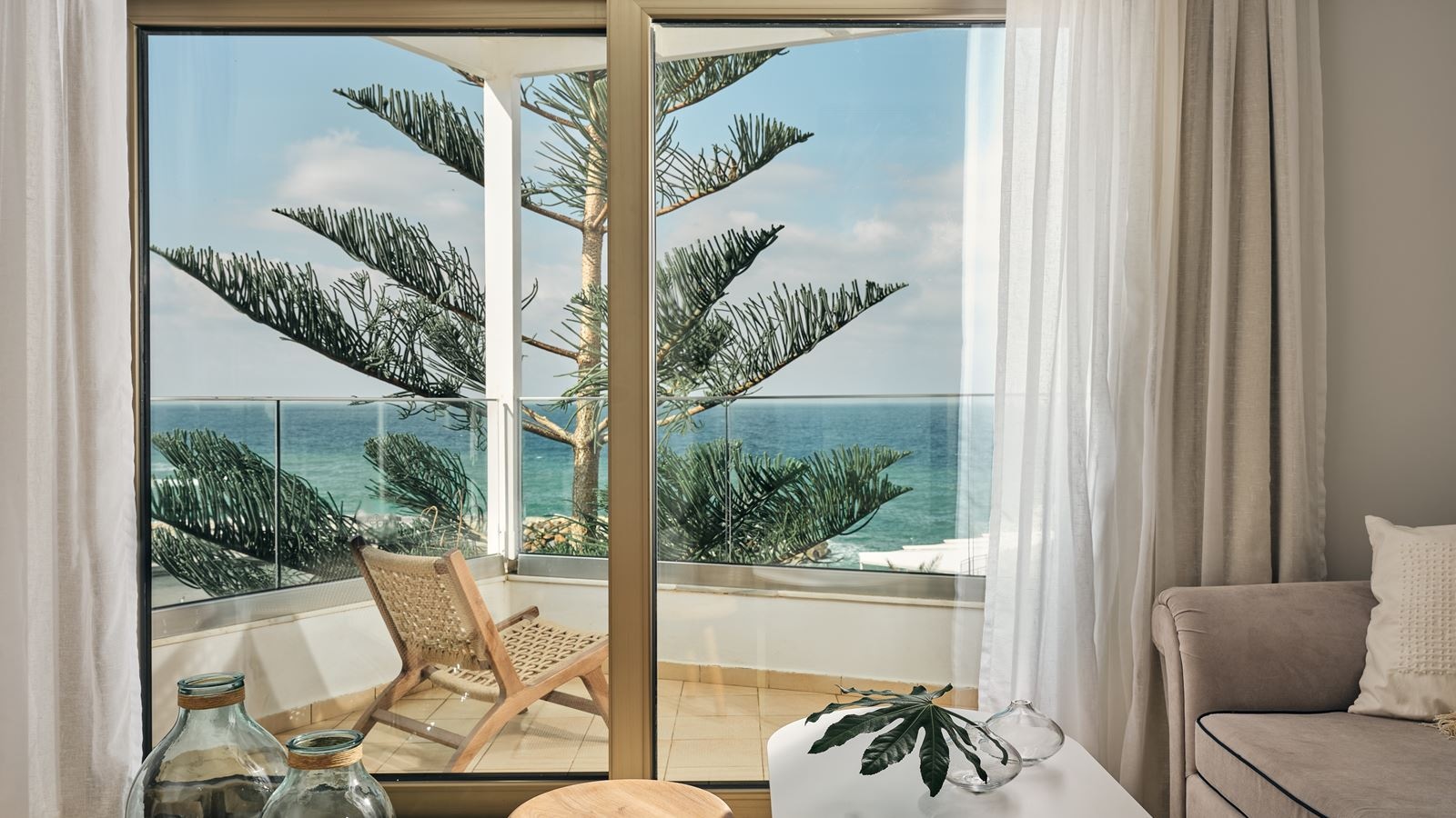 rooms-superior-double-sea-front