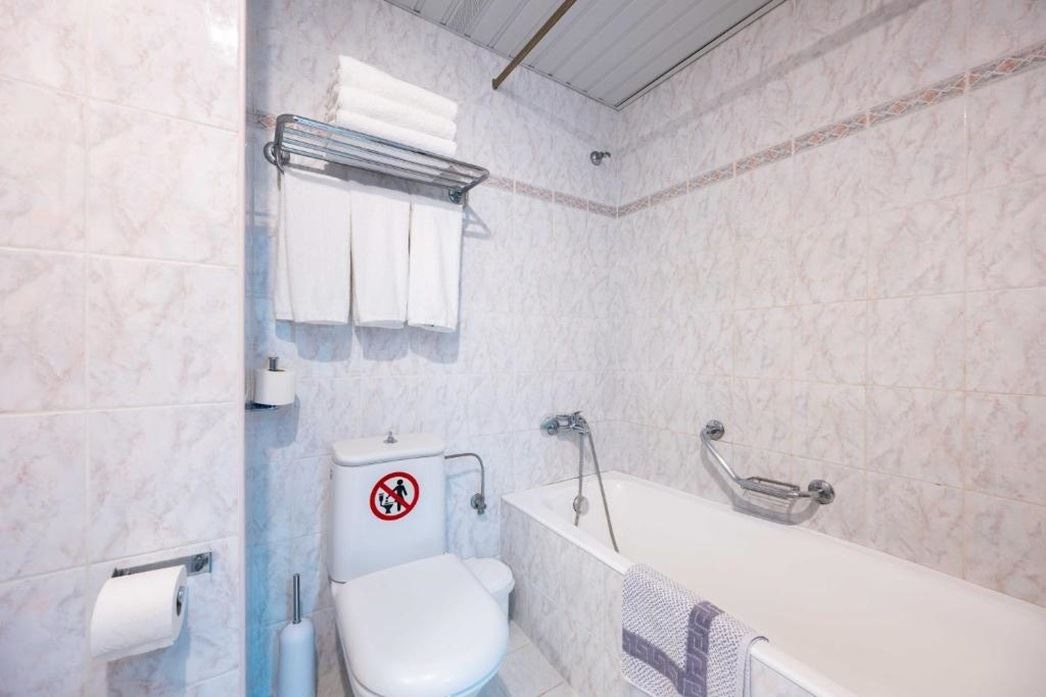 rooms-double-room-garden-view-balcony