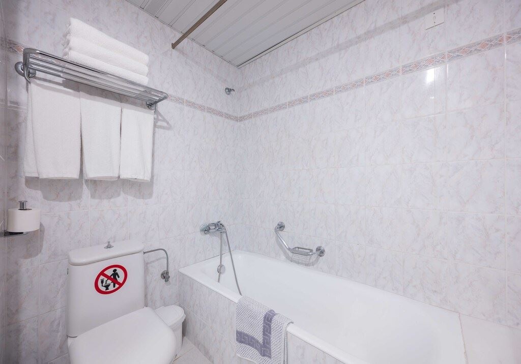 rooms-standard-double-room