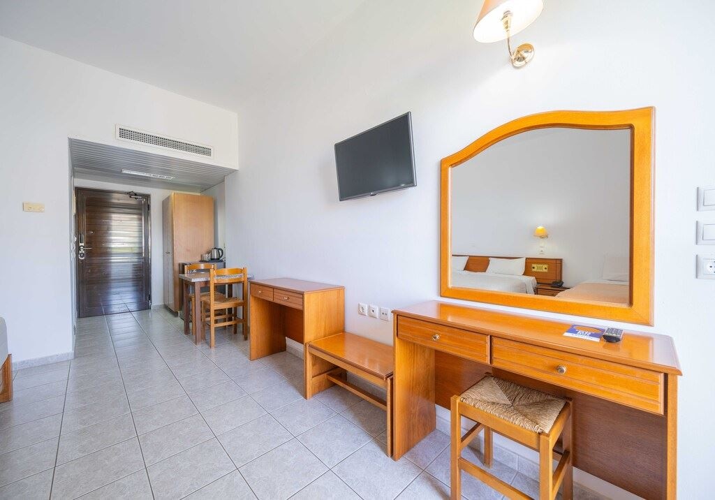 rooms-standard-double-room