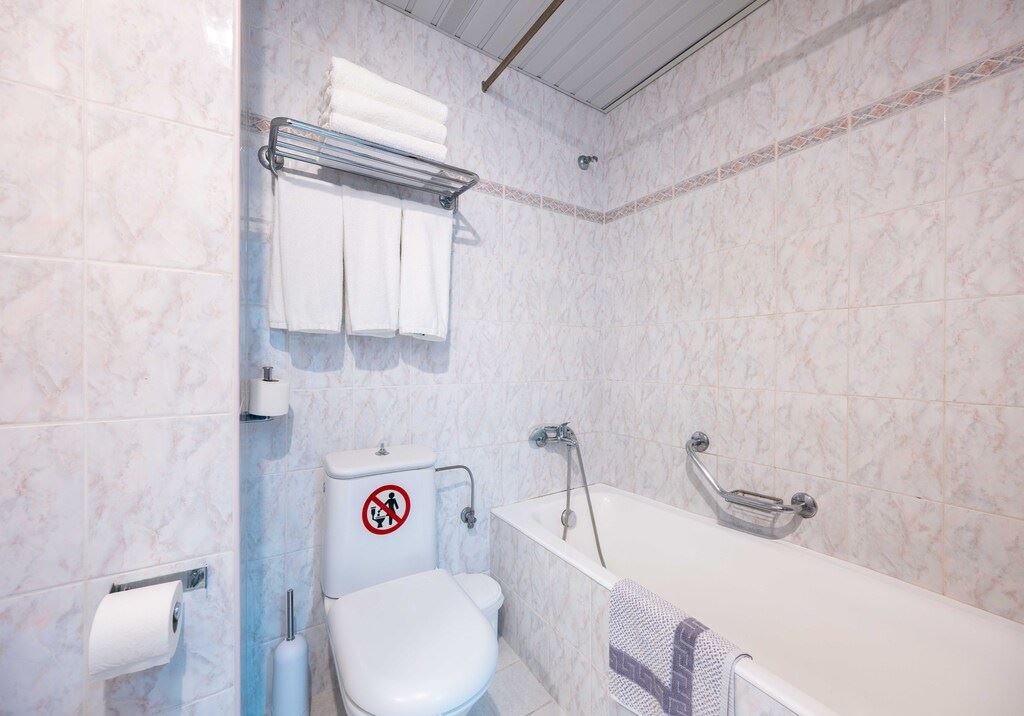 rooms-standard-double-room