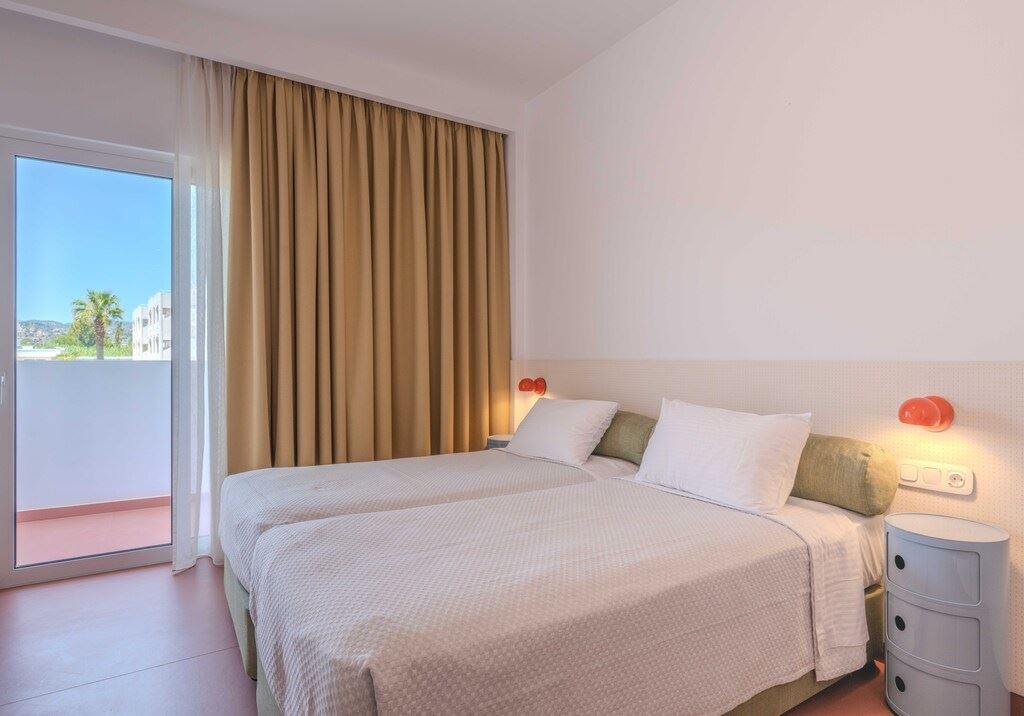 rooms-queen-double-garden-view