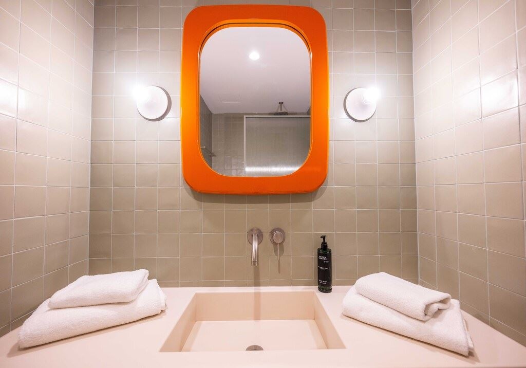 rooms-queen-double-pool-view