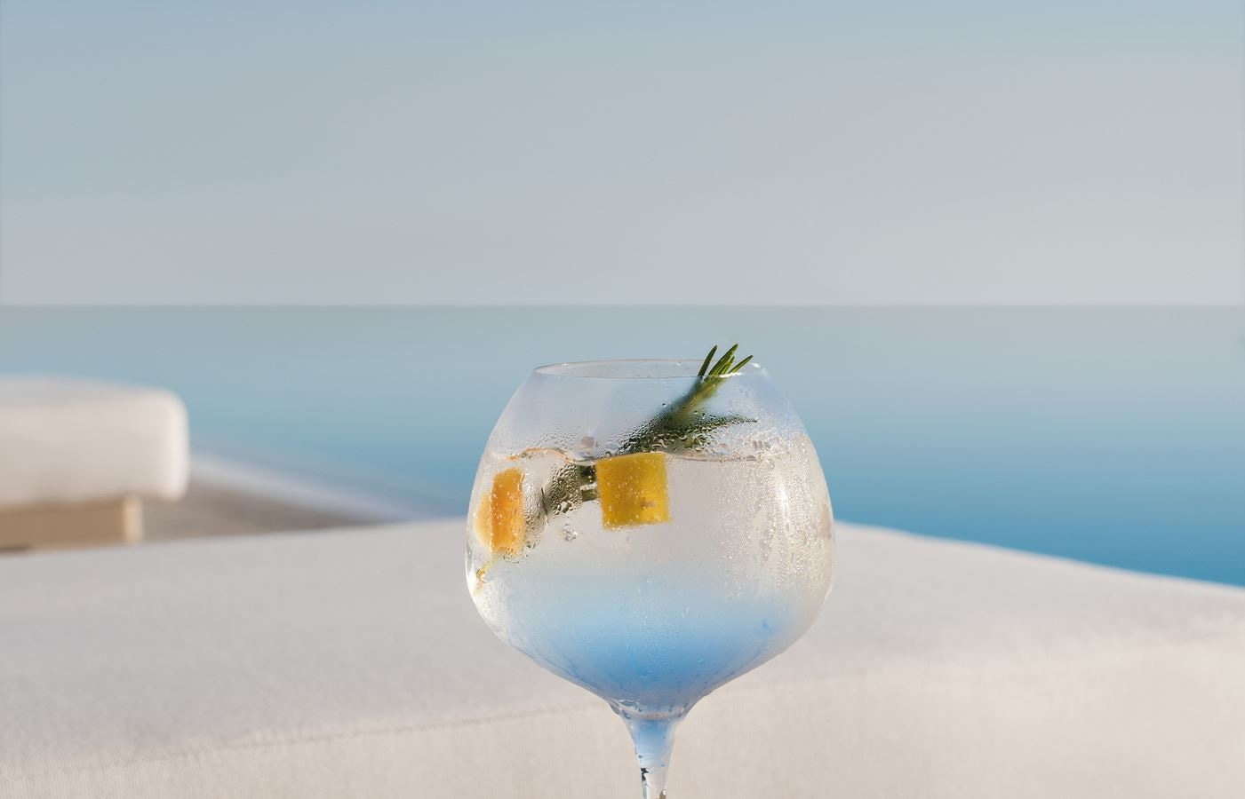 restaurants-sea-main-pool-bar