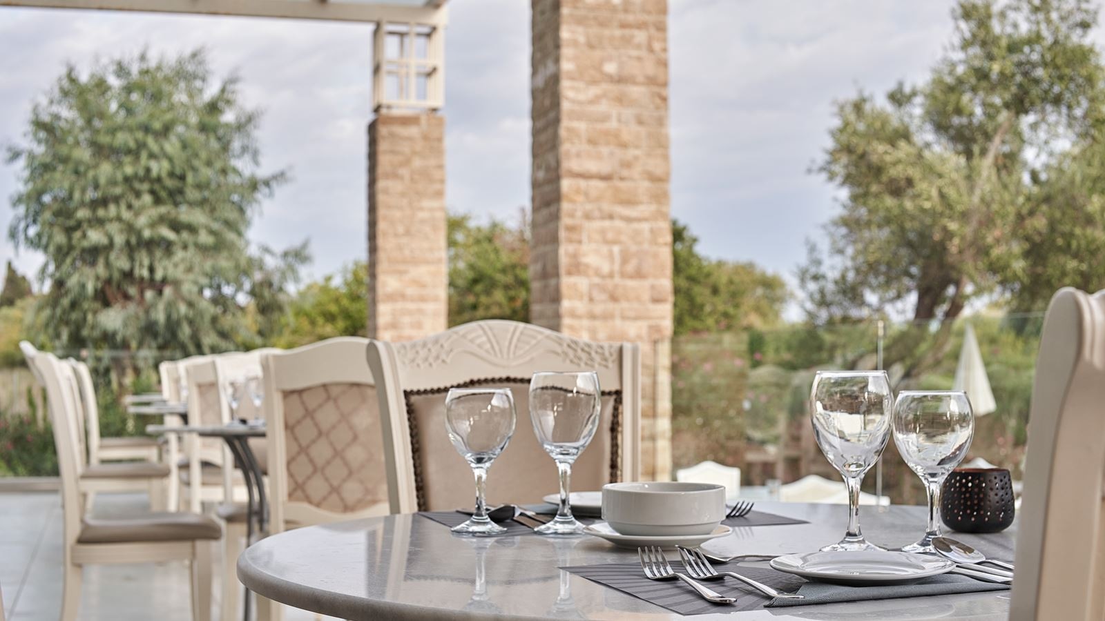 restaurants-ermis-main-restaurant