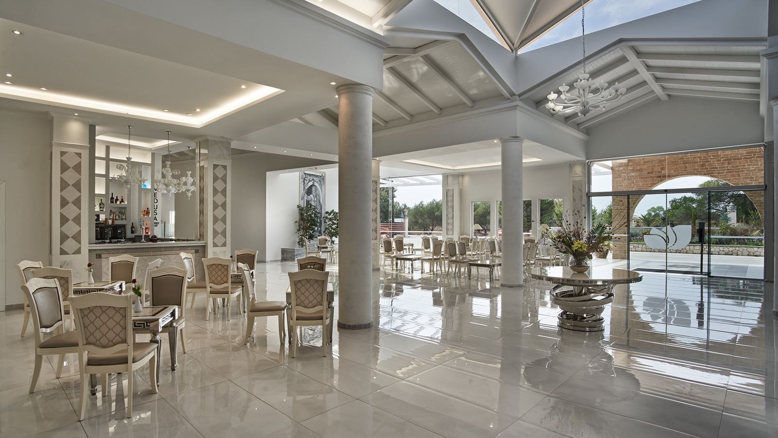 bars-medusa-lobby-bar