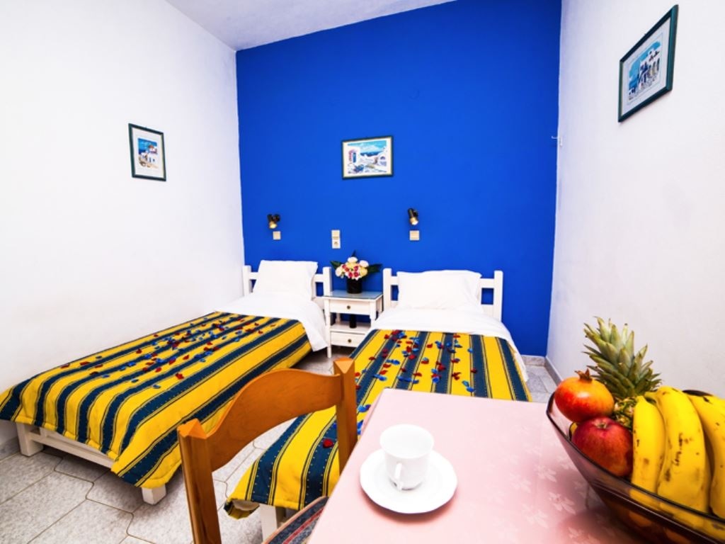 rooms-studio-economy