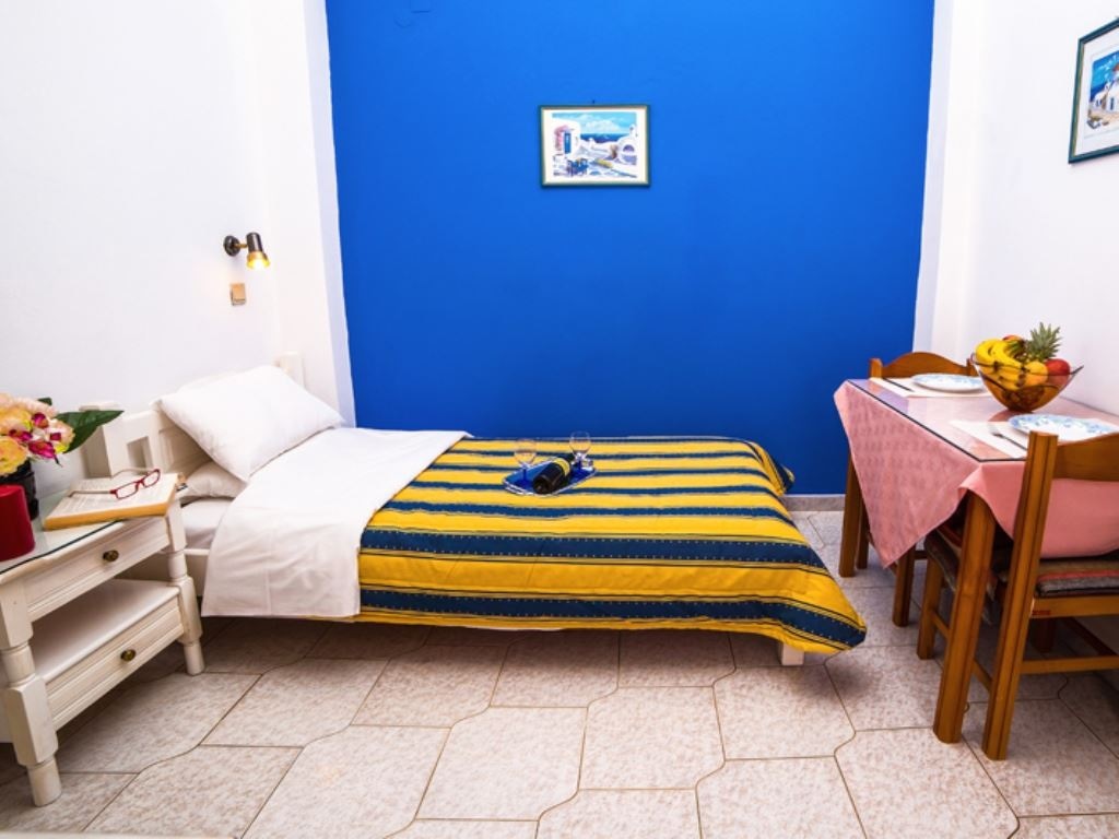 rooms-studio-economy