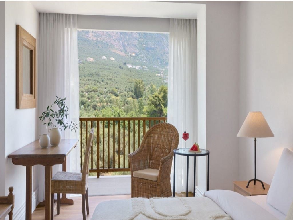 rooms-superior-room