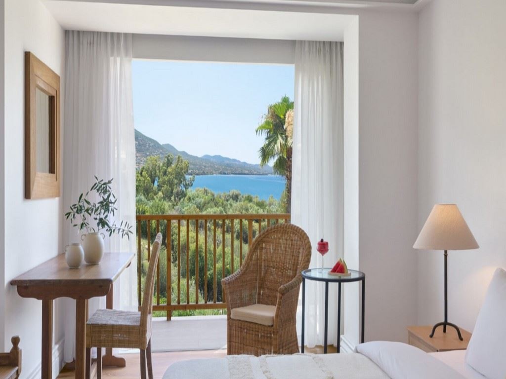 rooms-superior-room-side-sea-view