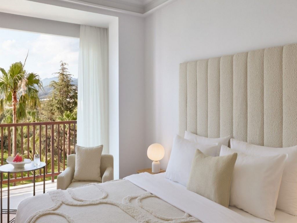 rooms-superior-panoramic-side-sea-view