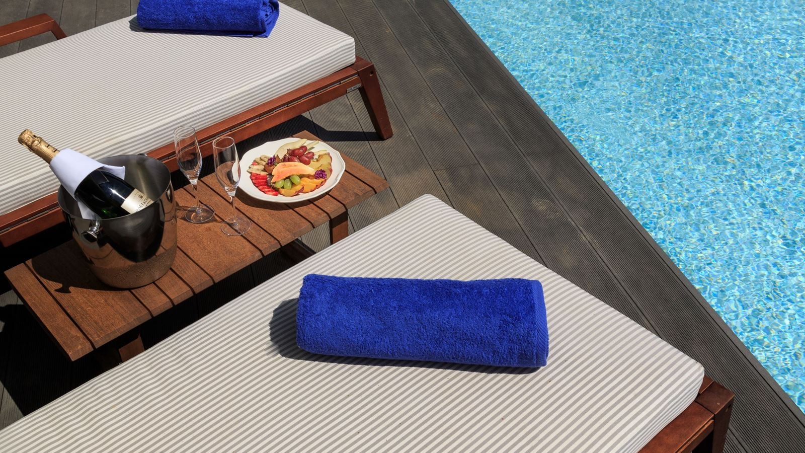 rooms-deluxe-panorama-villa-with-pool