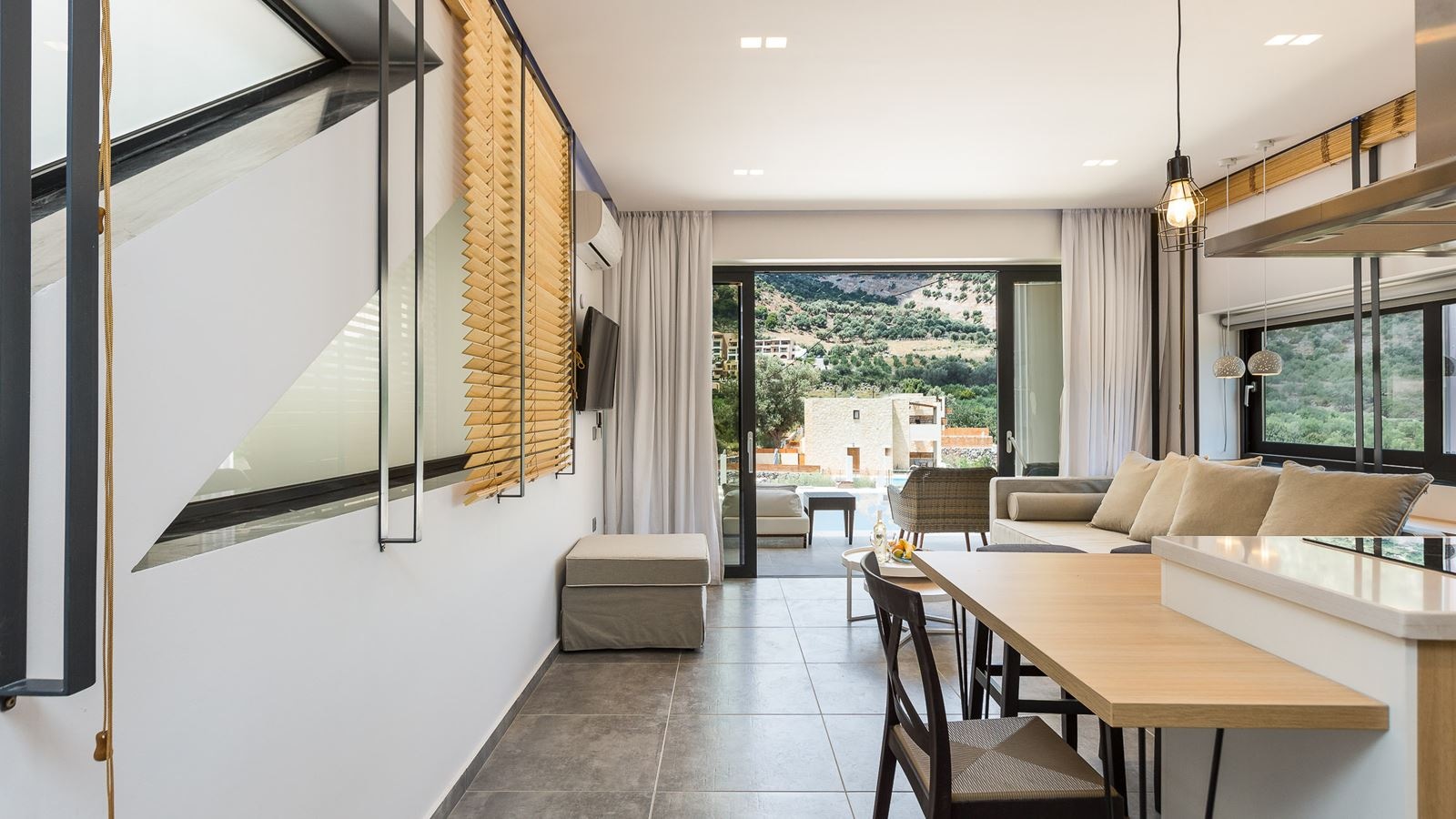 rooms-two-bedroom-suite-swim-up