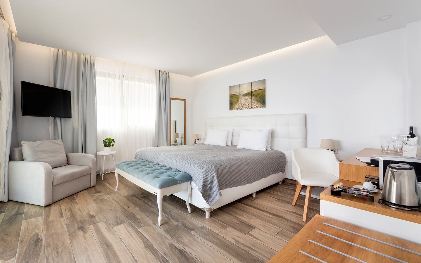 rooms-junior-jacuzzi-suite-sea-view