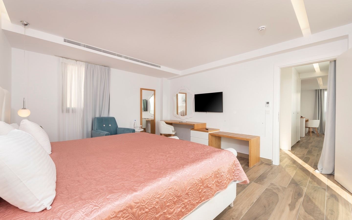 rooms-superior-suite-sea-view-private-outdoor-jacuzzi