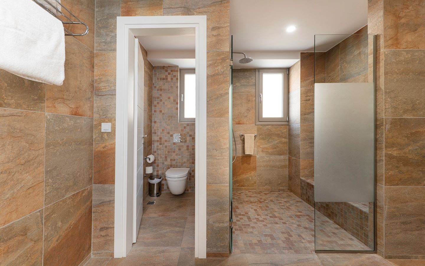 rooms-superior-suite-sea-view-private-outdoor-jacuzzi