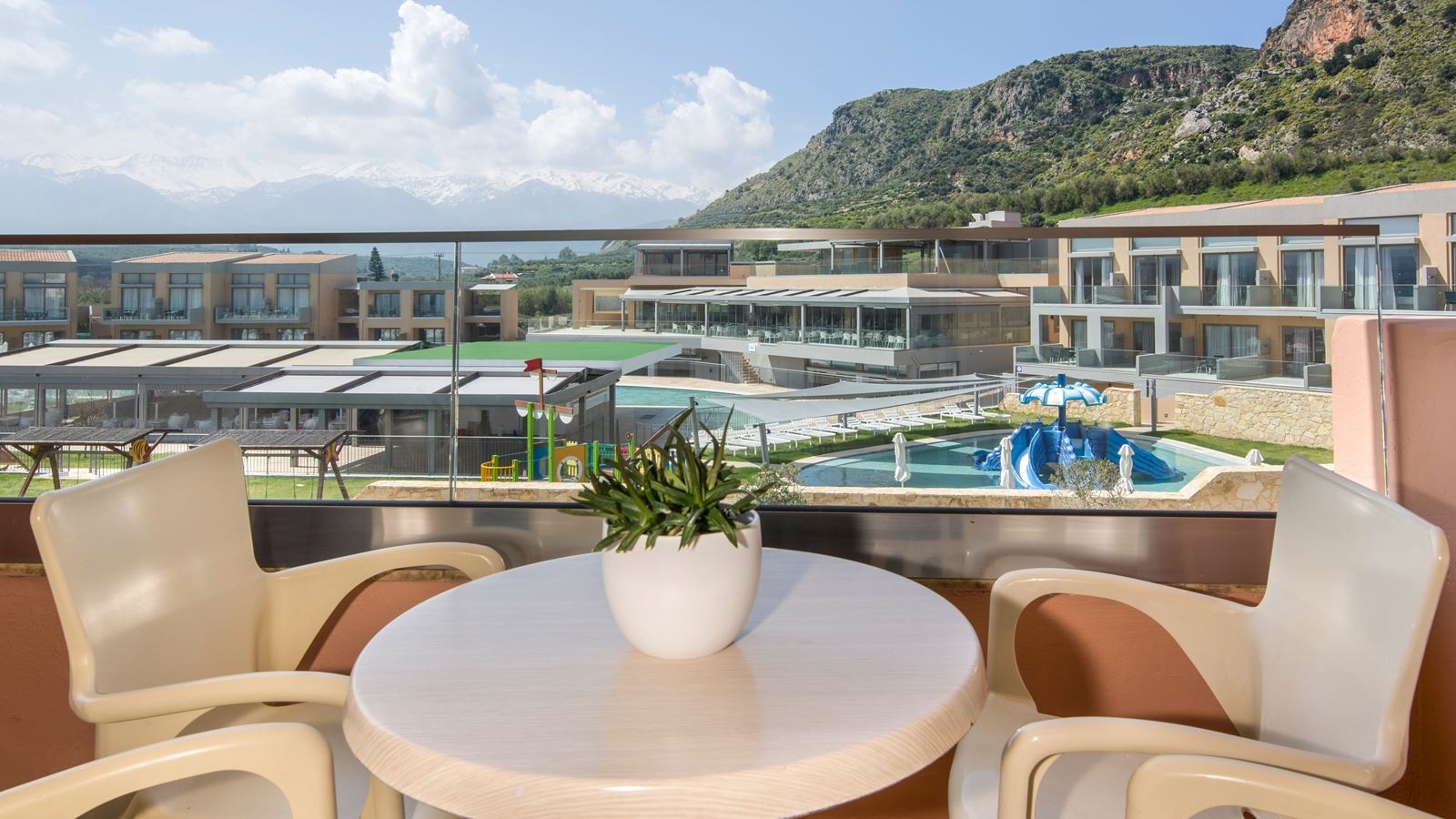 rooms-family-room-superior