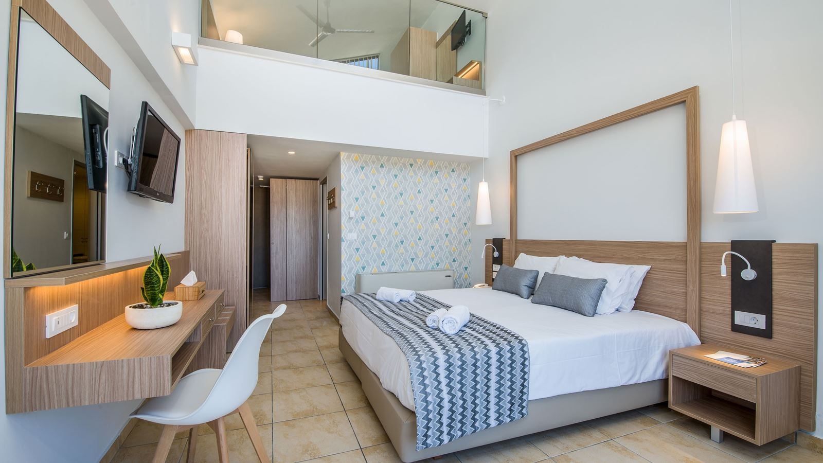 rooms-maisonette-sideseaview-for-26-persons