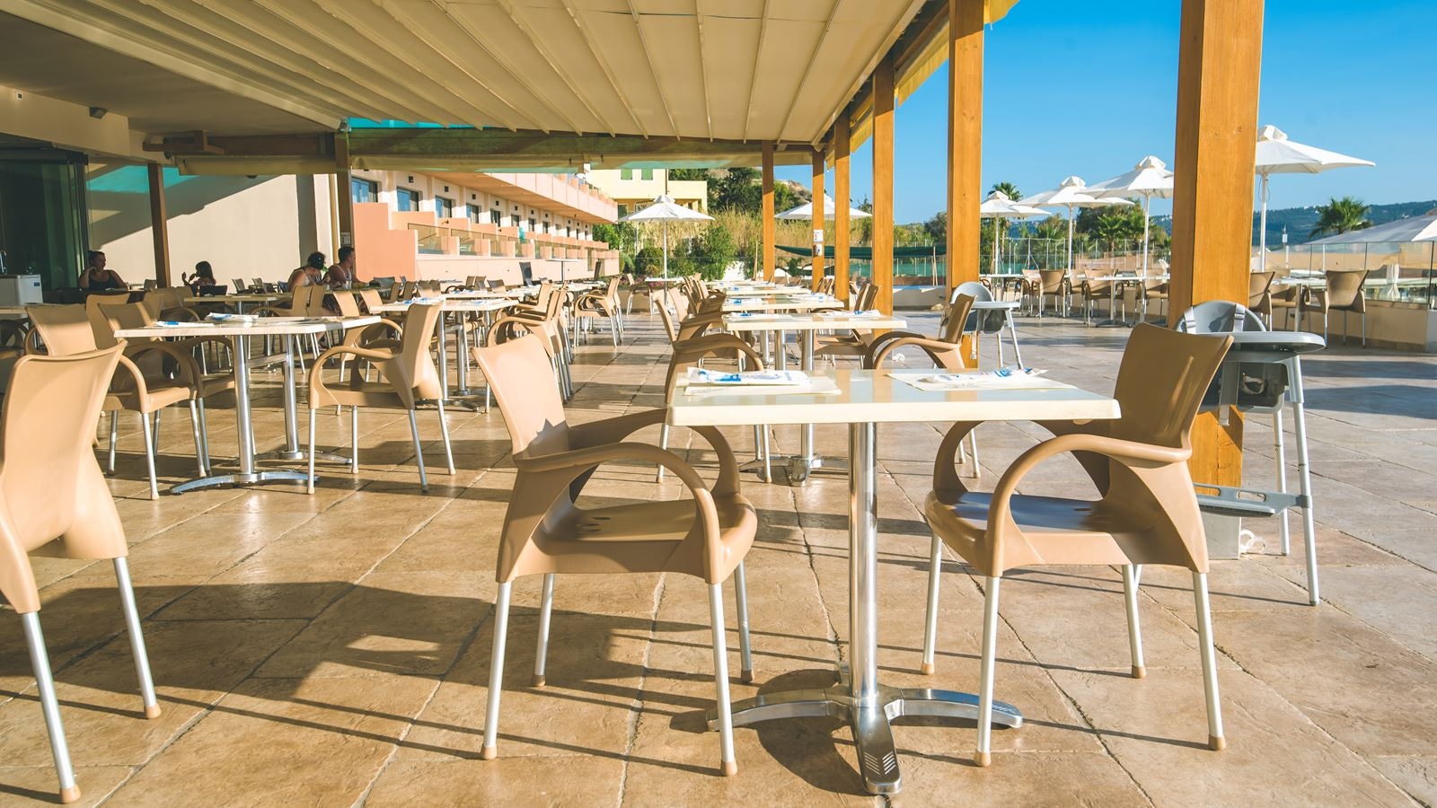 restaurants-dioysos-beach-bar