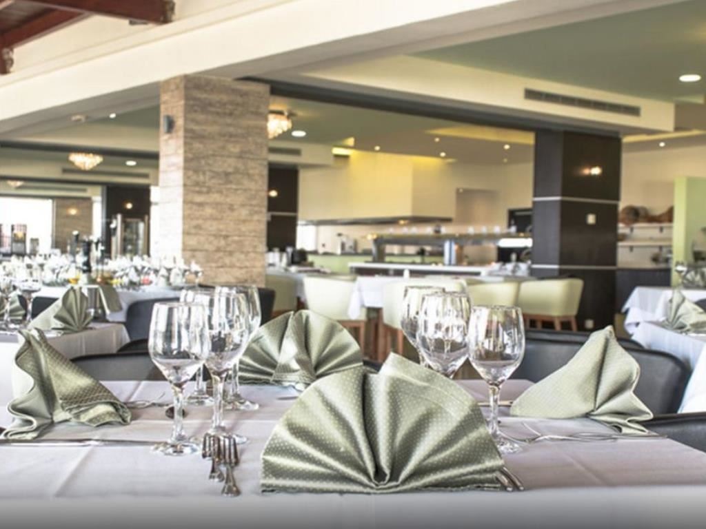 restaurants-captains-main-restaurant