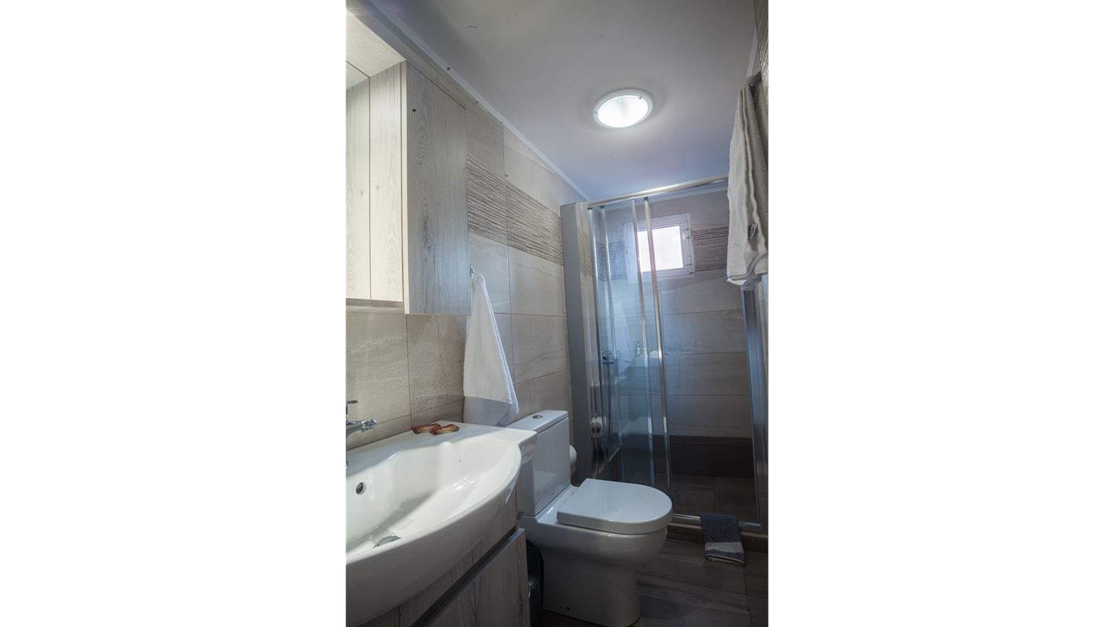 rooms-suite-junior-1-bedroom--living-room-balcony