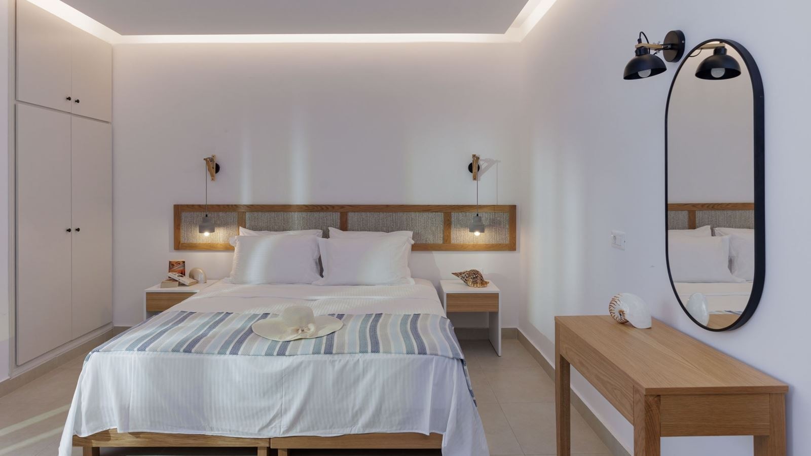 rooms-double-superior-studio-balcony-or-terrace