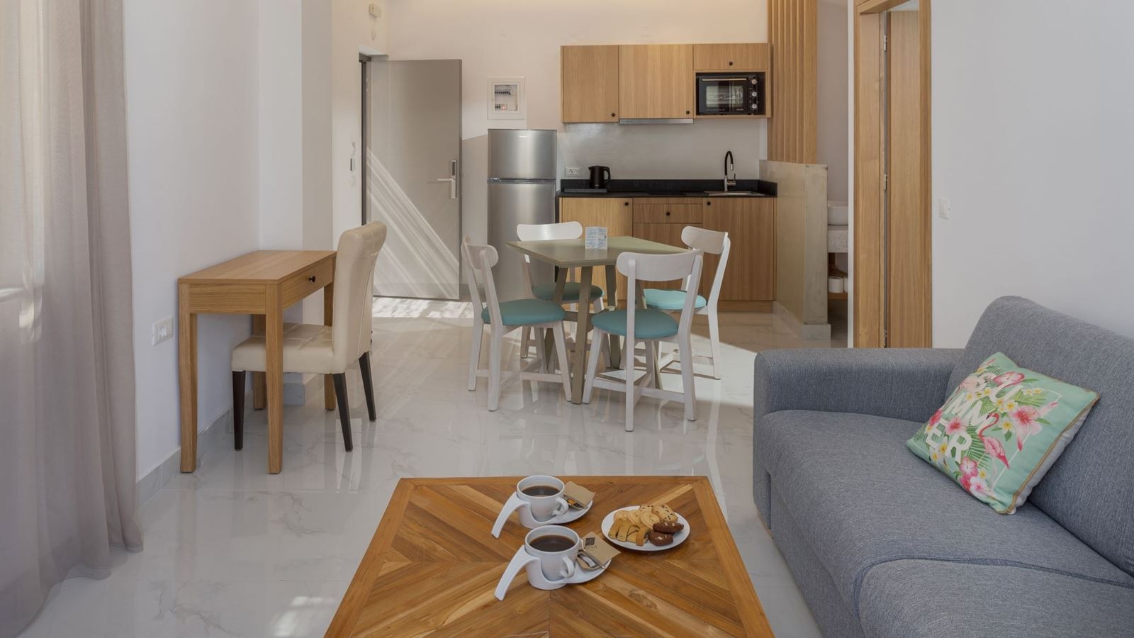 rooms-quadruple-superior-apartment-balcony-or-terrace