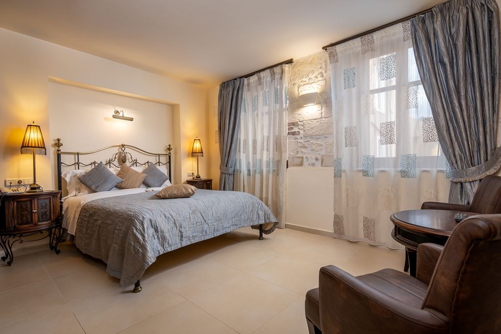 rooms-superior-double-room