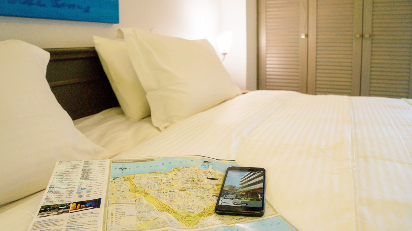 rooms-deluxe-city-view-room