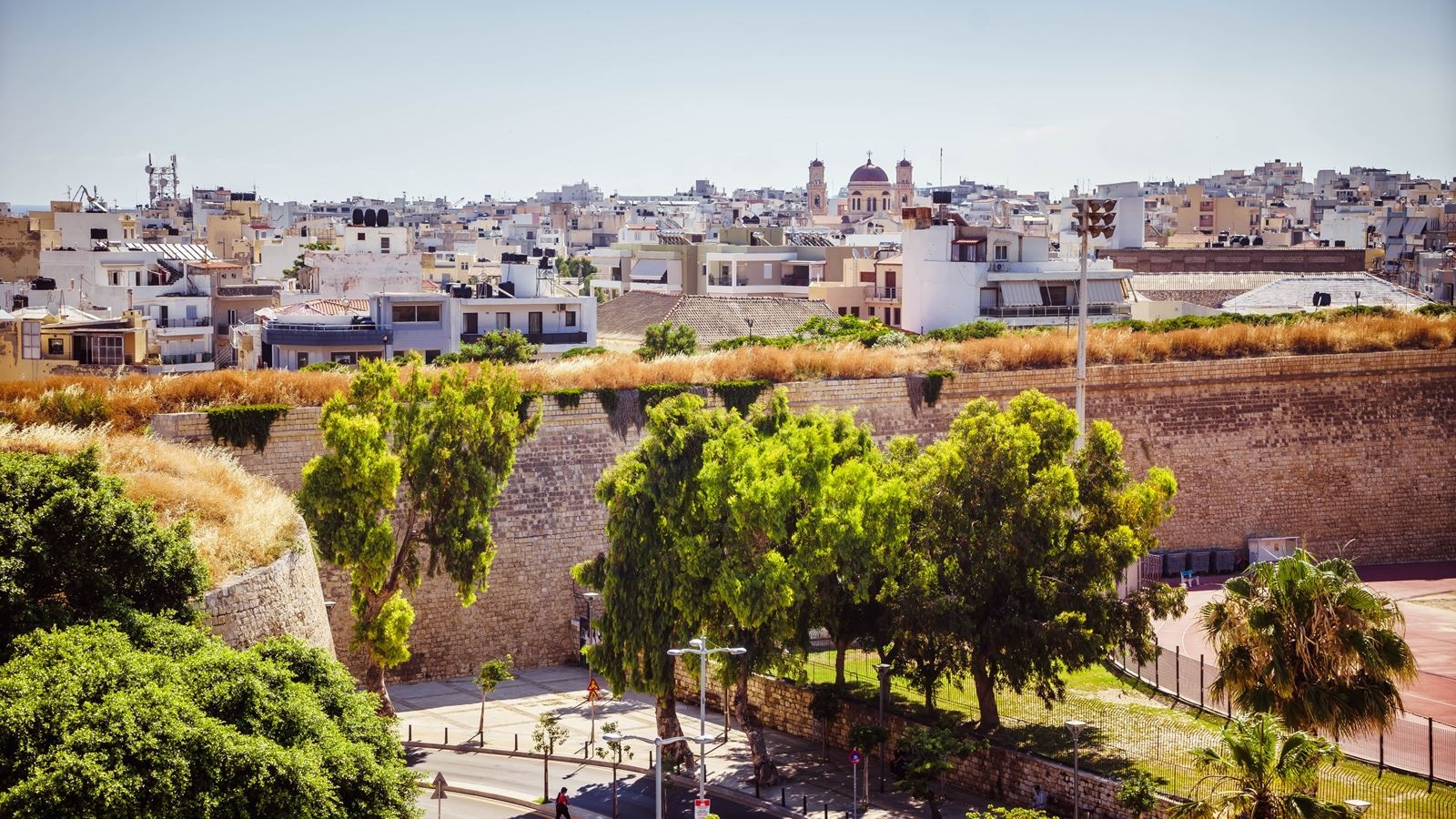 rooms-deluxe-city-view-room