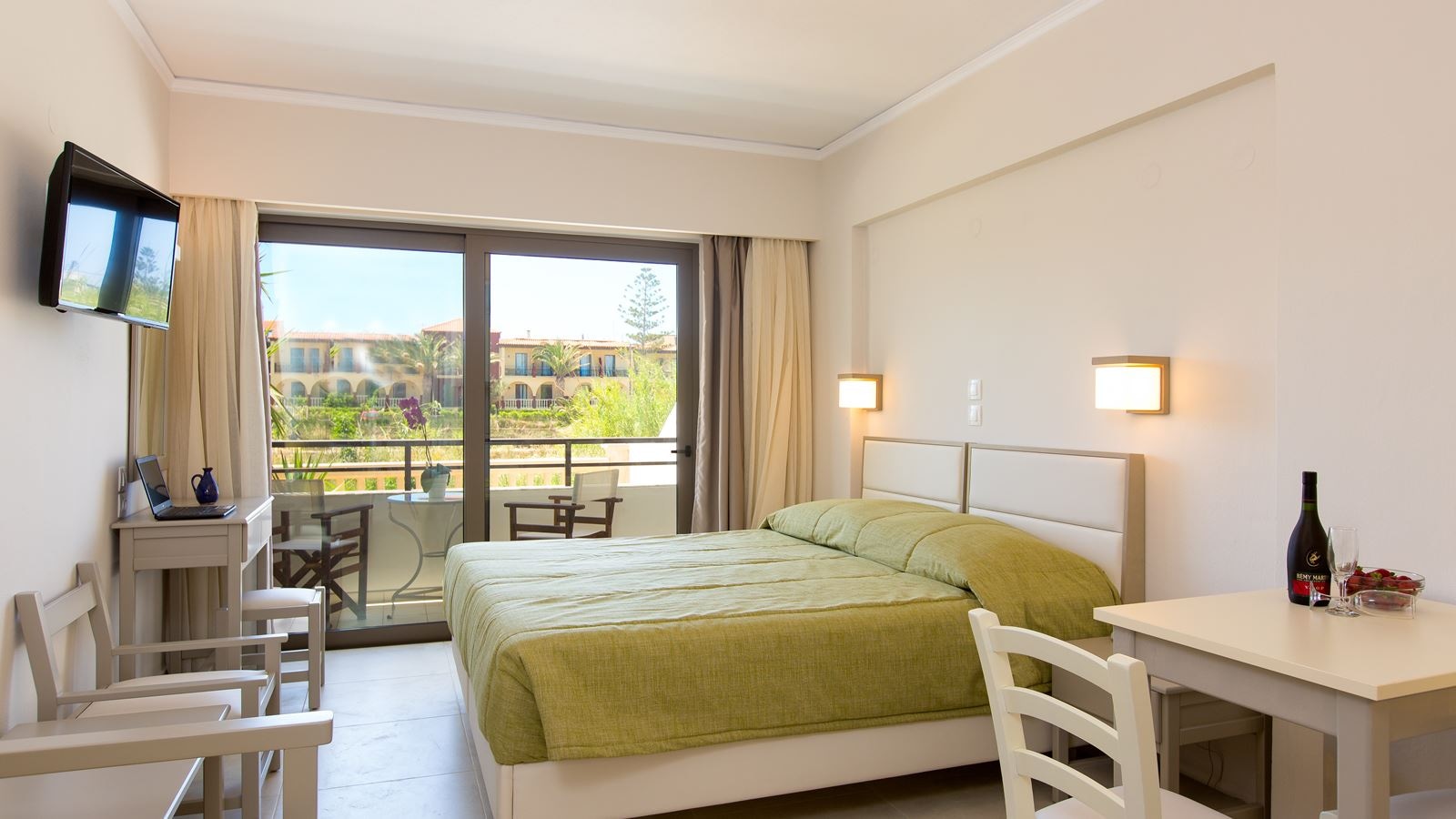 rooms-superior-studio-room