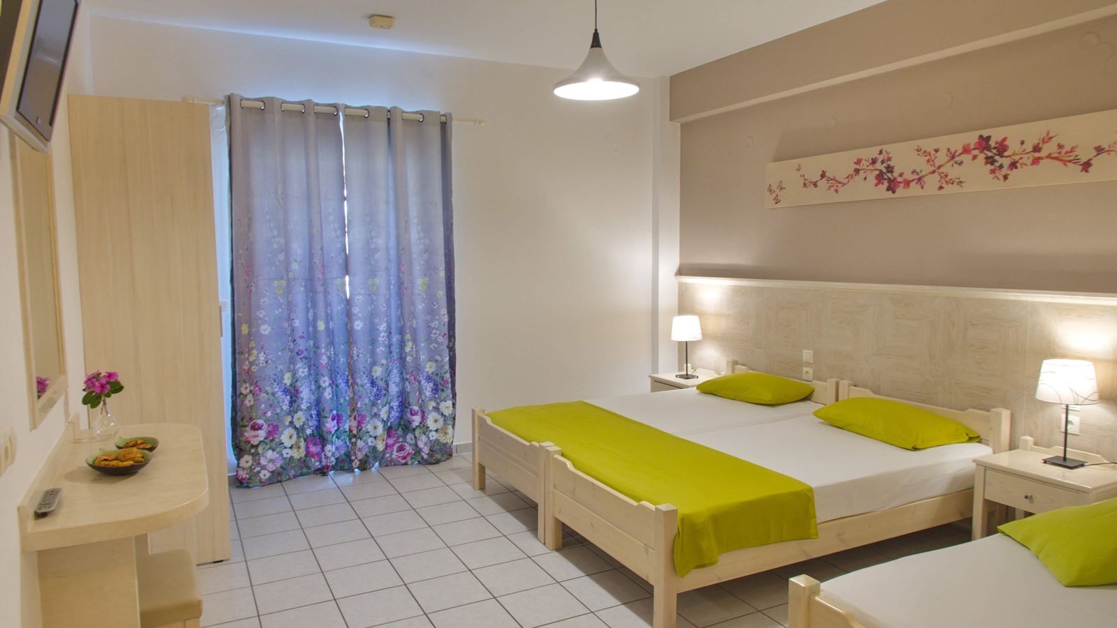 rooms-standard-triple-studio