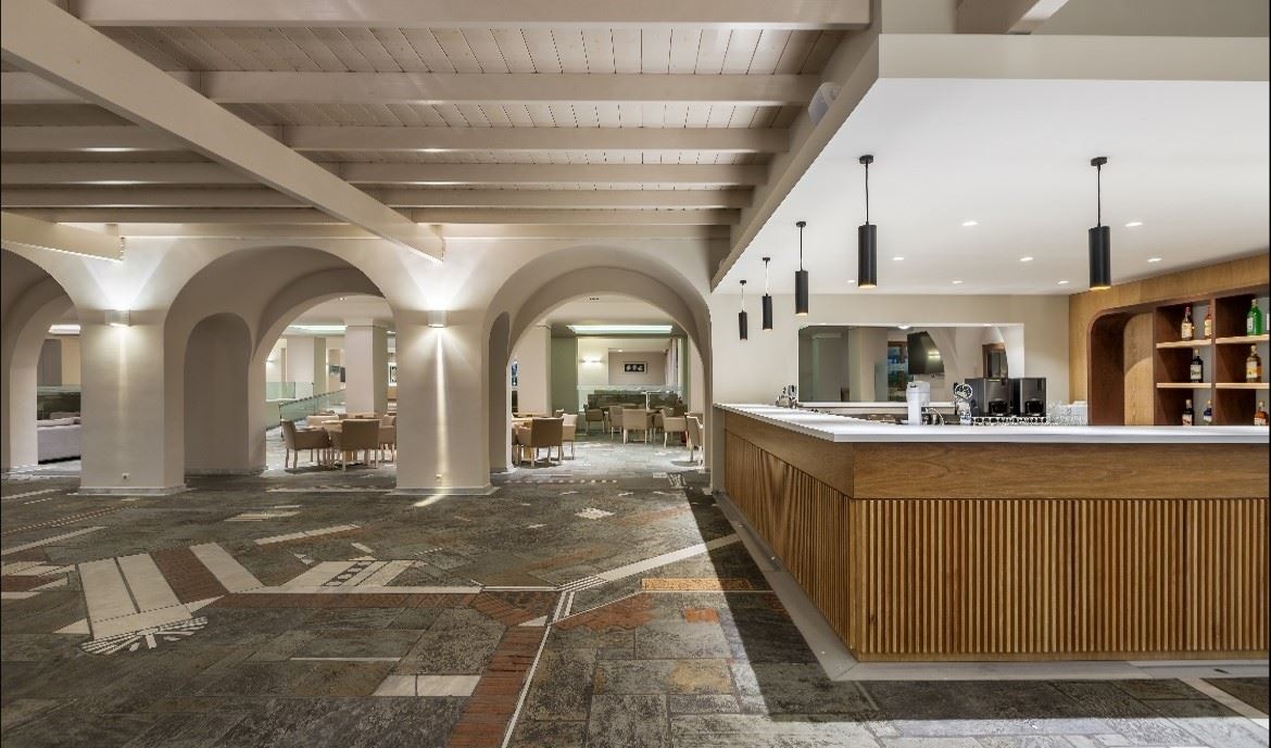 bars-the-arch-lounge-bar-main-bar