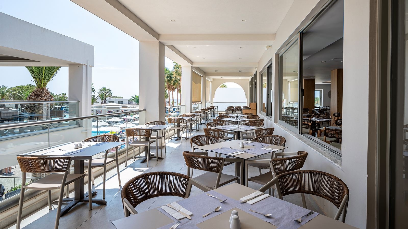 restaurants-sta-astra-main-restaurant