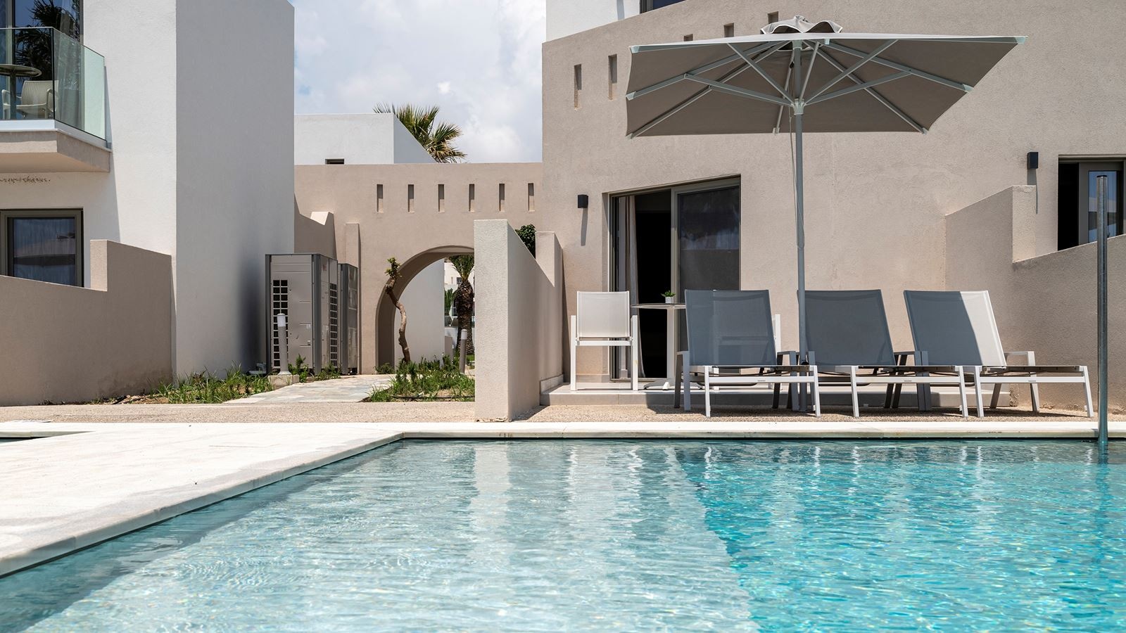 rooms-junior-suite-swim-up