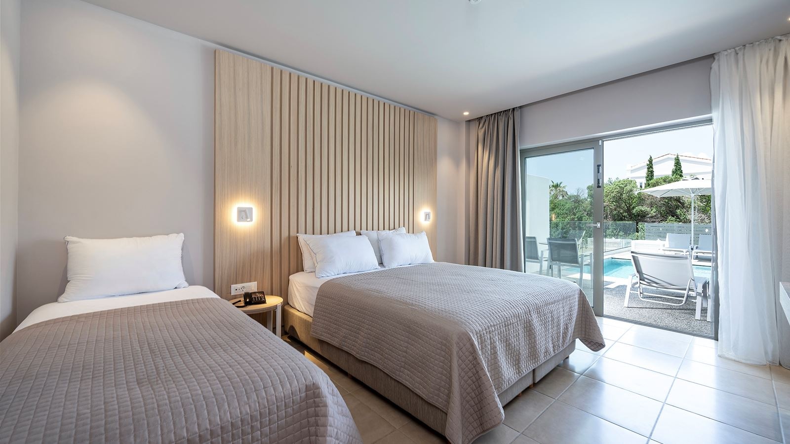 rooms-double-landview-swim-up