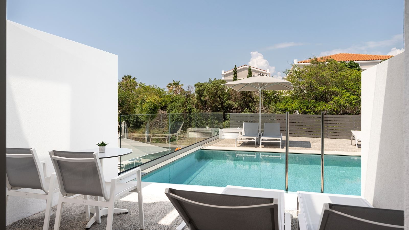 rooms-double-landview-swim-up