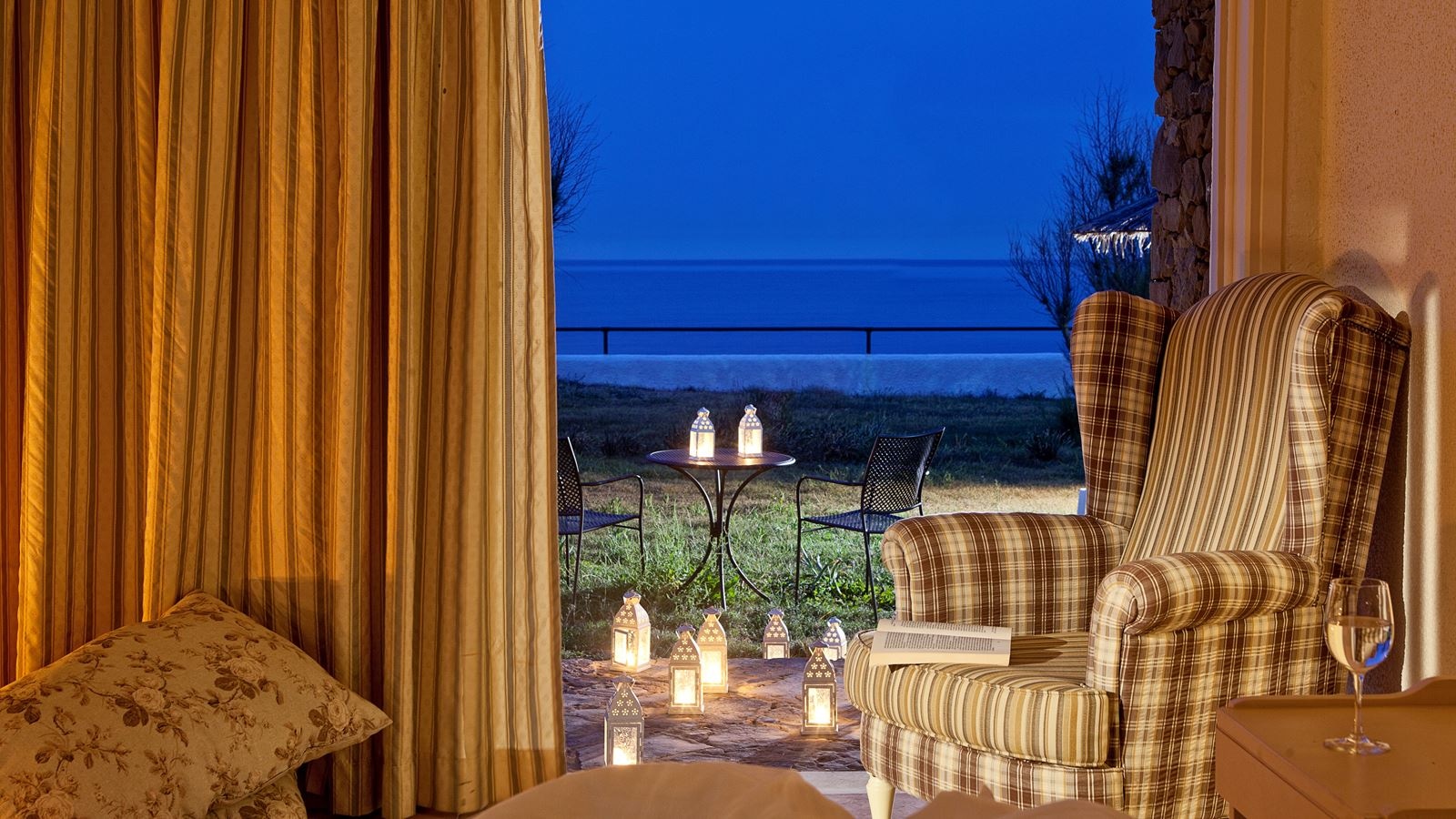 rooms-bungalow-waterfront