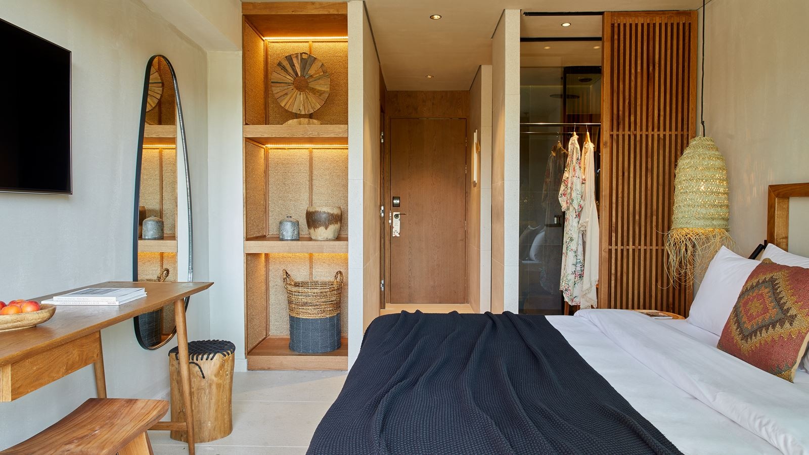 rooms-double-pool-view