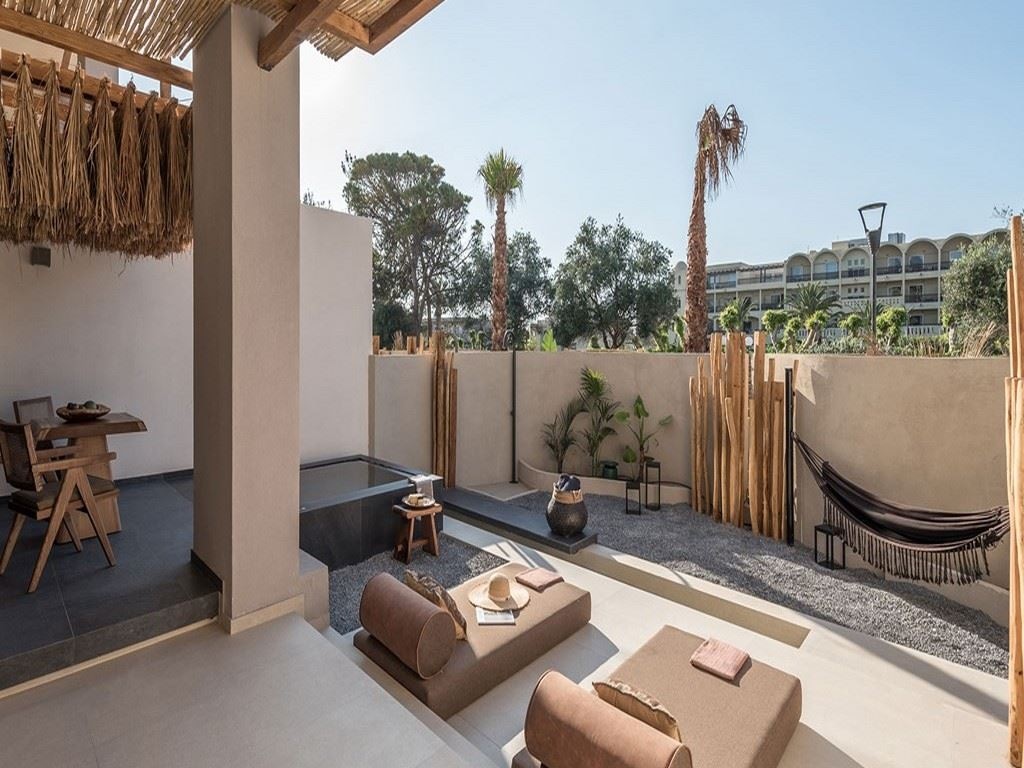 rooms-suite-1-bedroom-privategarden