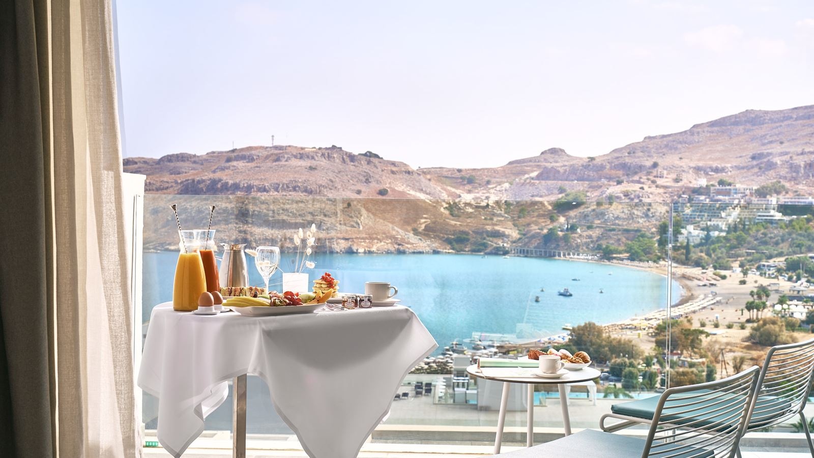 rooms-deluxe-junior-suite-eagles-eye-sea-view