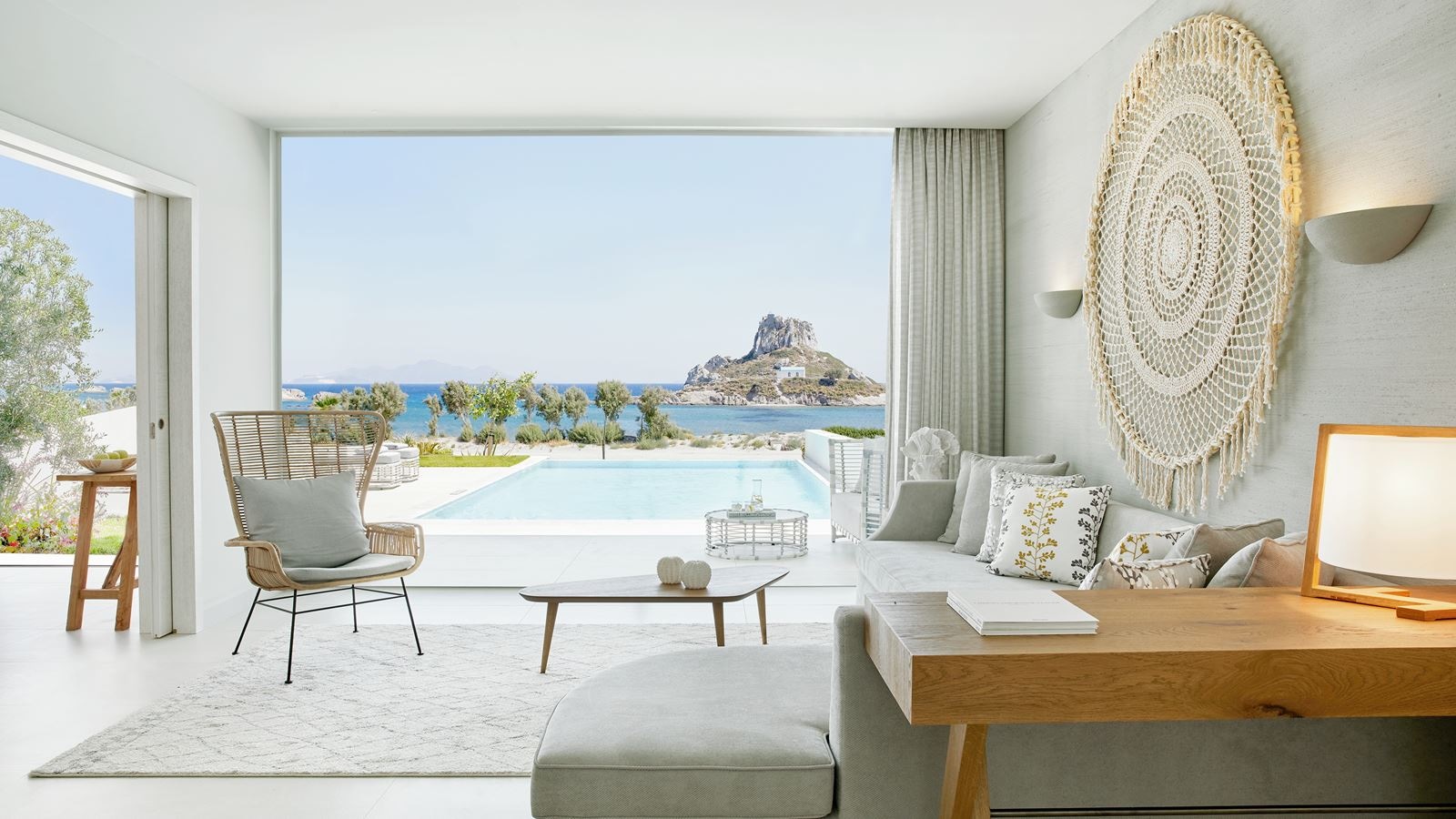 rooms-deluxe-1-bedroom-bungalow-suite-with-private-pool