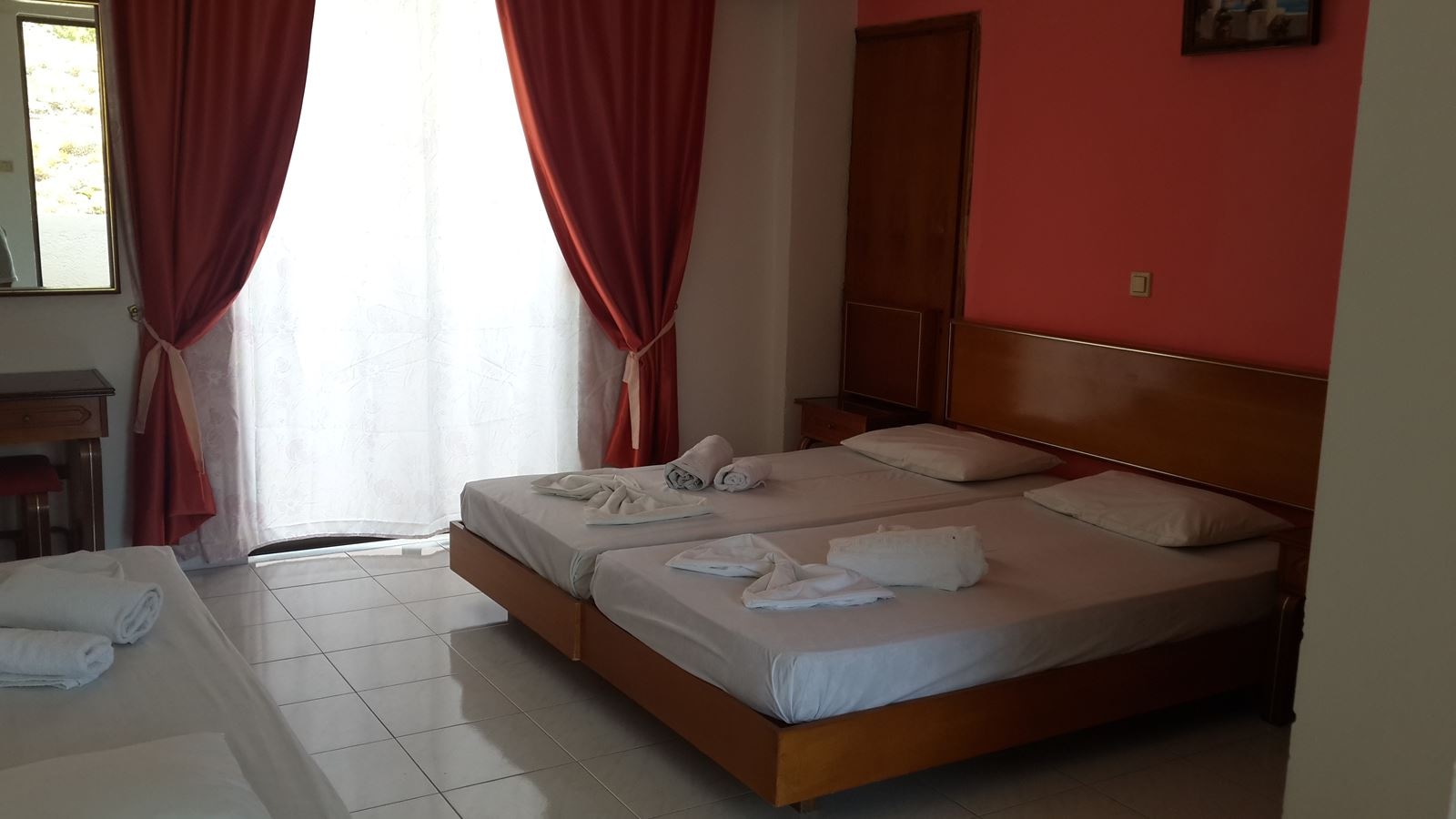 rooms-studio-triple-balcony-or-terrace