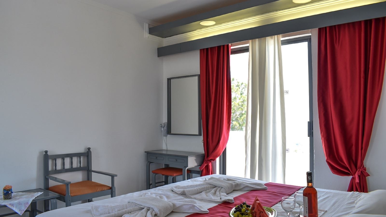 rooms-studio-doubletwin-balcony-or-terrace