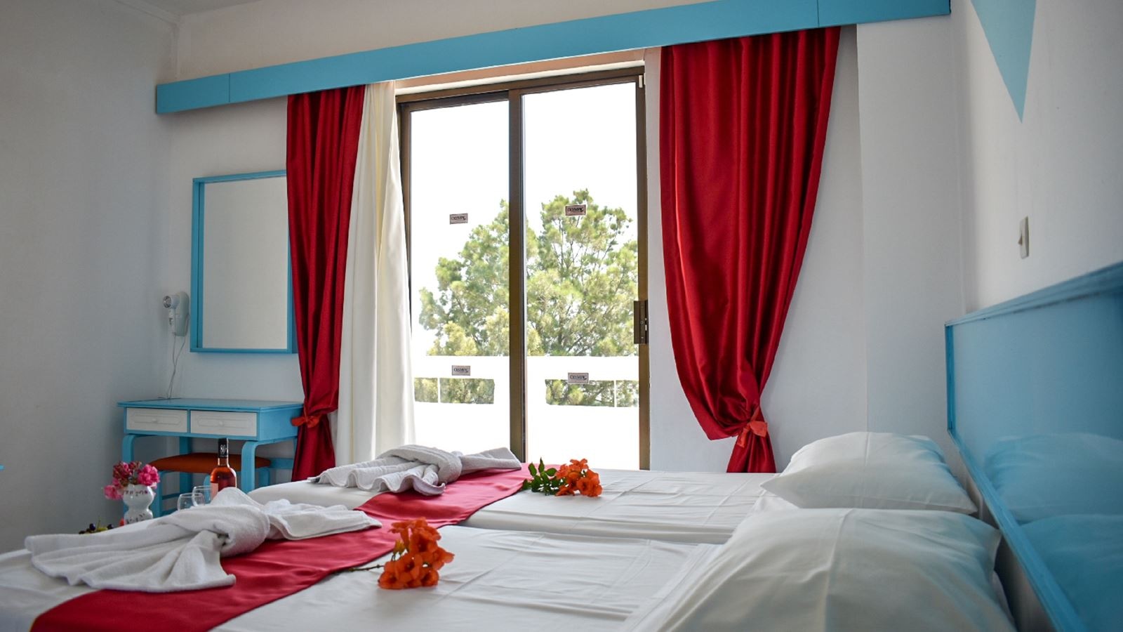 rooms-studio-doubletwin-balcony-or-terrace