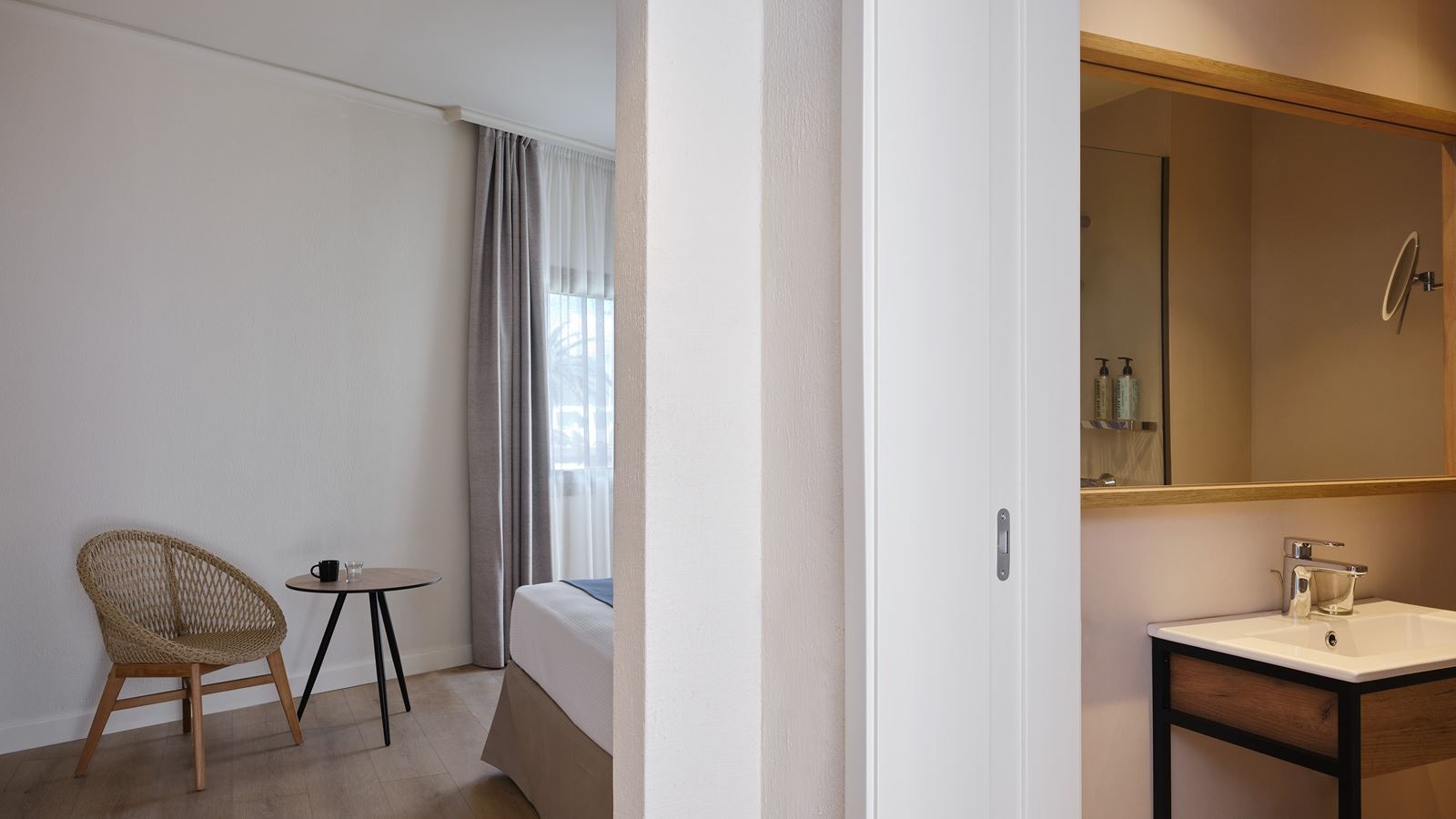 rooms-room-double-inland-view
