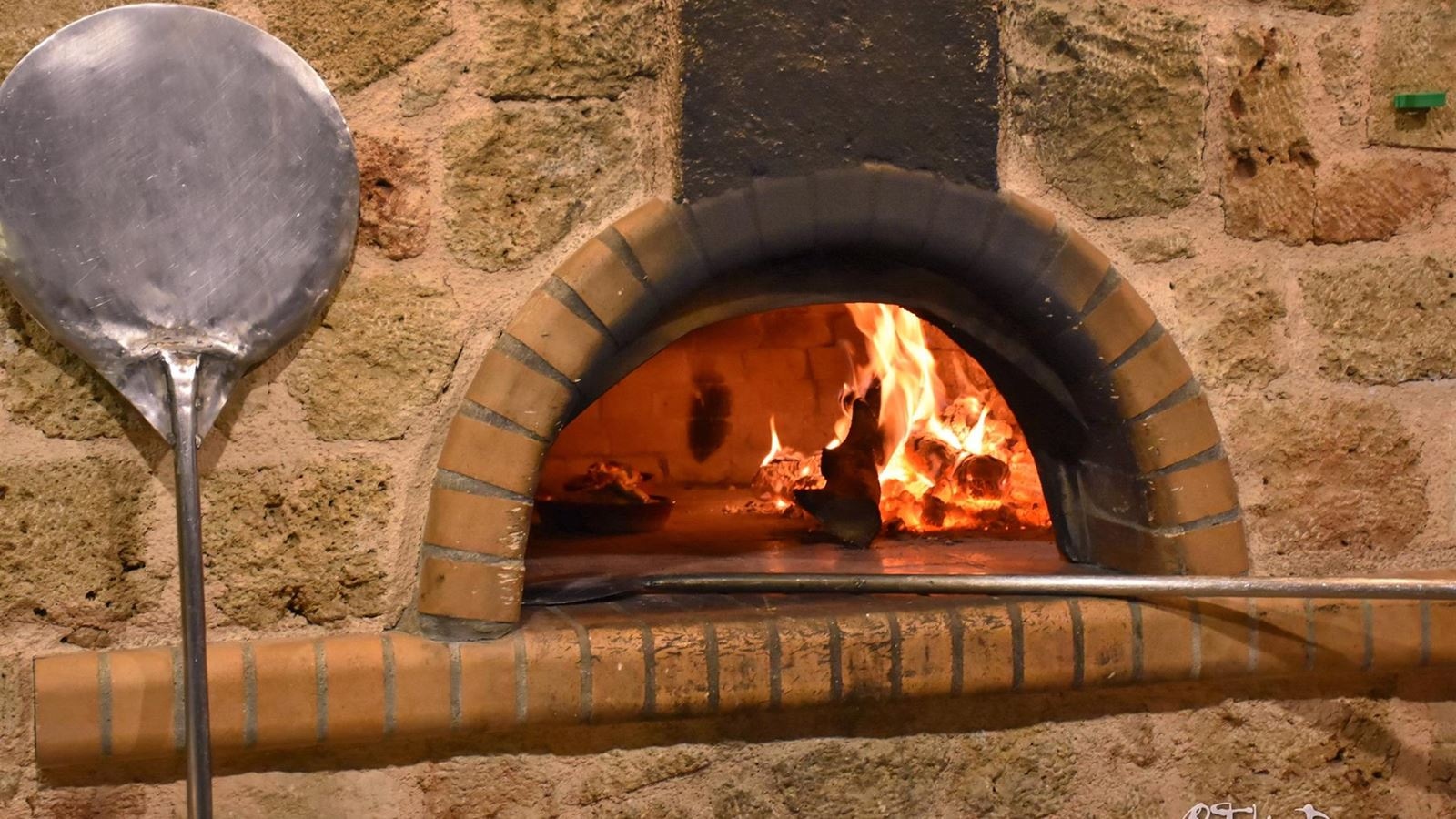 restaurants-24-seven-pizza-take-away