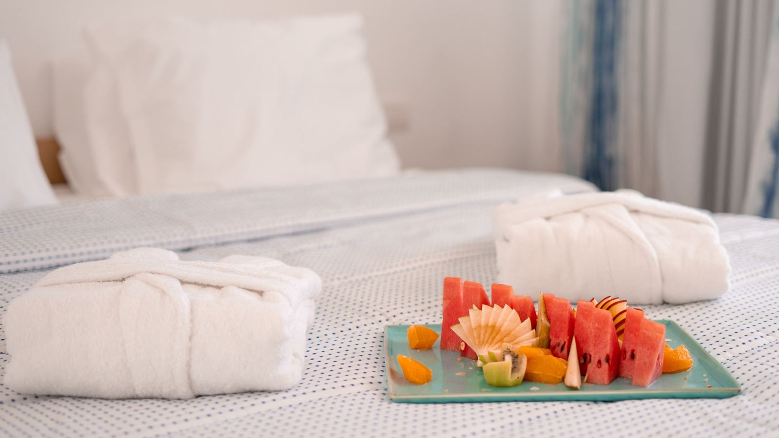 rooms-deluxe-double-room-with-balcony